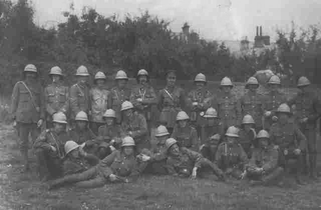 The 5th Battalion Bedfordshire Signallers in their hot climate uniforms (St Albans 1915) From (with thanks to Mark Stuart)