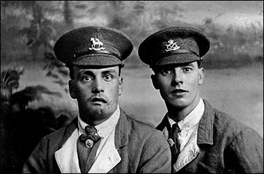 Frank is on the left in his wounded soldier’s uniform. The man on the right appears to be from the North Staffordshire Regiment and I have not found a local man in that regiment.