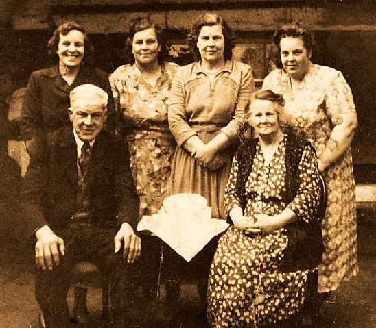 George and Gertrude with daughters Annie (Hannah), Maud, Ada and Ivy