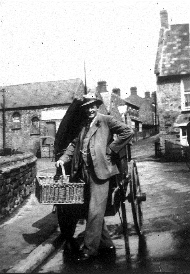 John Joseph Scholes with his baker’s cart (1930s ?) From the Ringstead picture archive held by Peter Davies