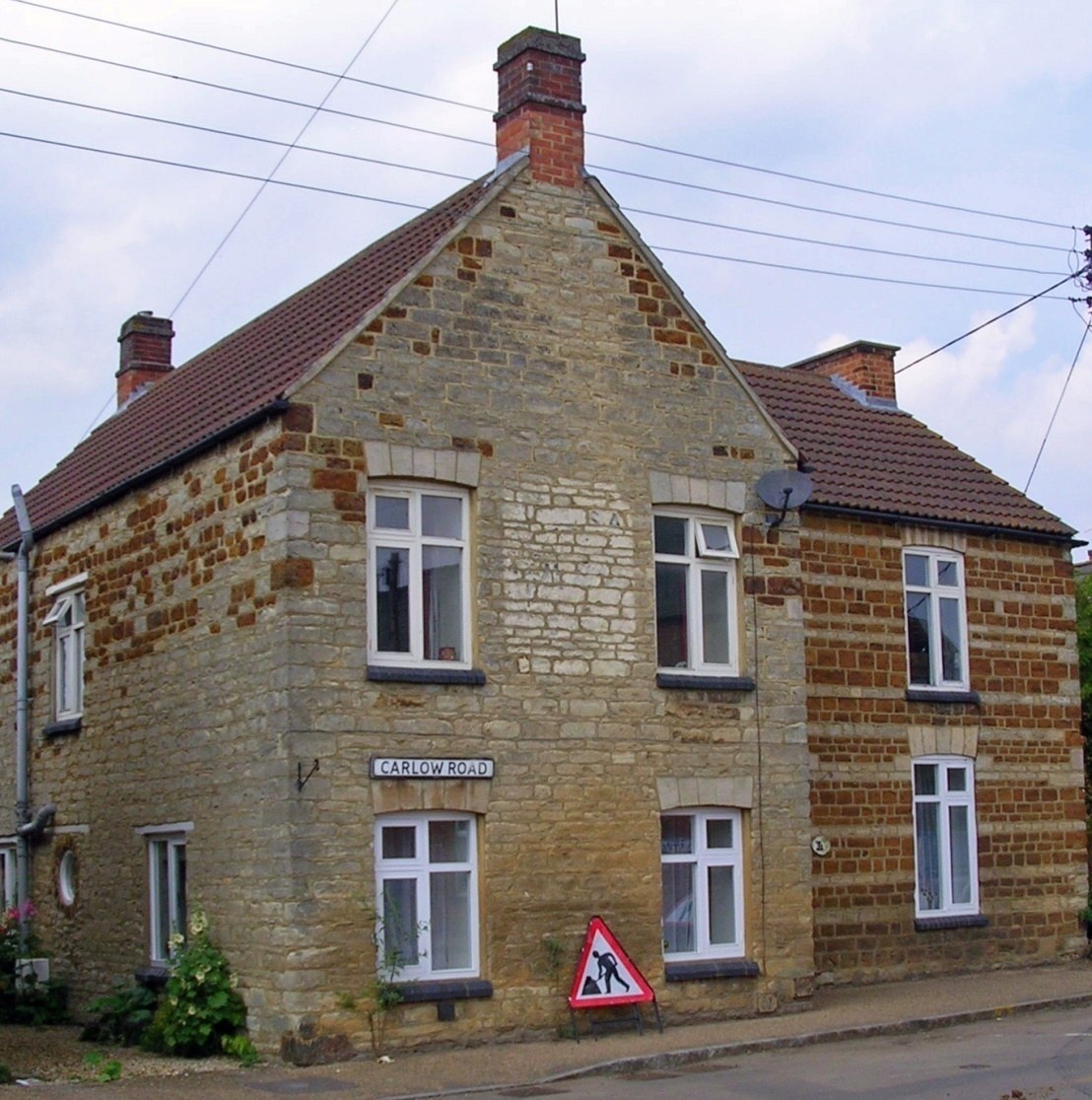 The Swan (Now a private house). Notice where the pub sign was once fixed. It once had a steeper roof, probably with thatch. (July 2005) Used with the kind permission of Andy and Chris Havers.